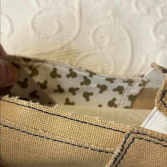 CROCS X Disney Melbourne Mickey Mouse Slip on Loafers. Women’s 9 Nearly new. - Picture 4 of 15